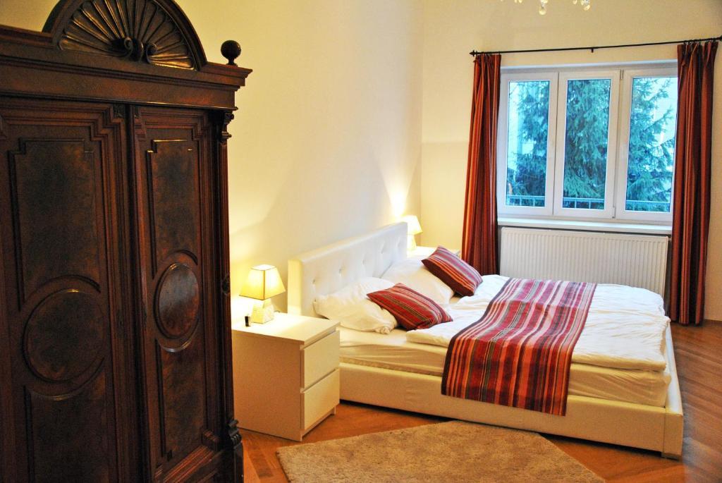 Schoenbrunn Park Apartement Wina Bagian luar foto