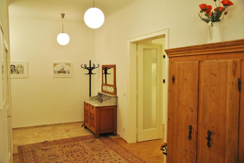 Schoenbrunn Park Apartement Wina Bagian luar foto