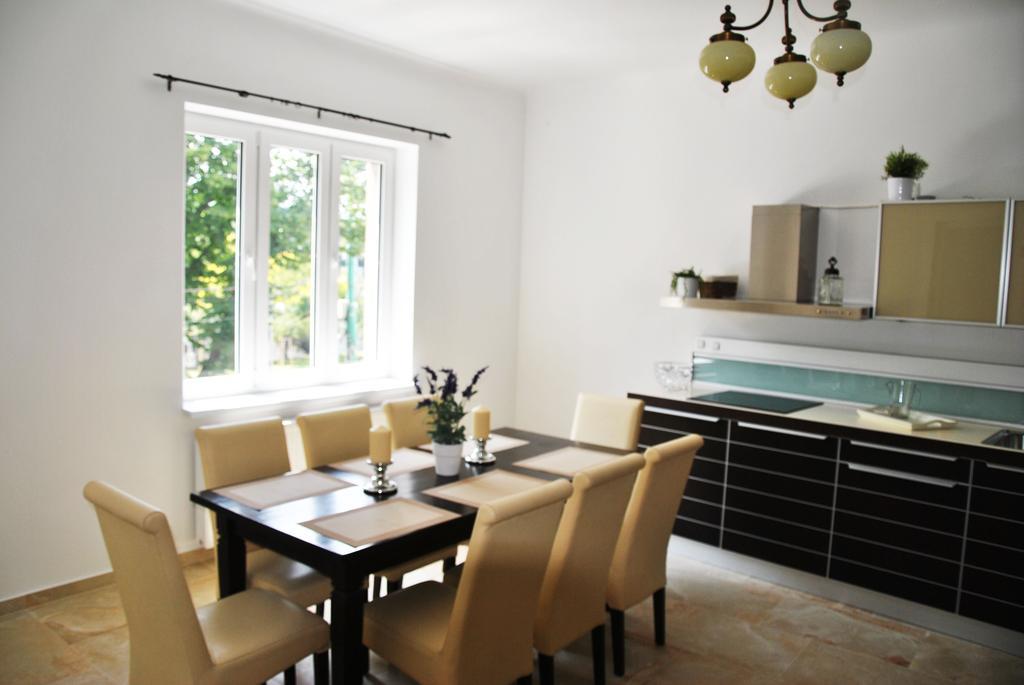 Schoenbrunn Park Apartement Wina Ruang foto