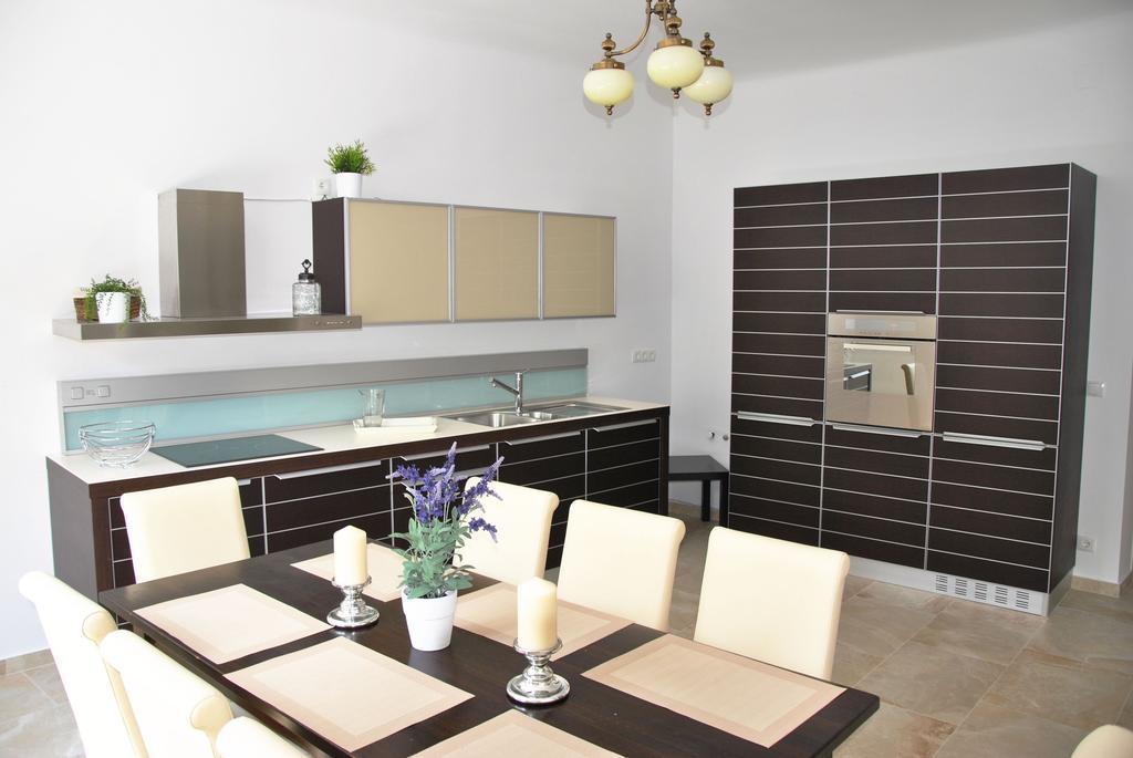 Schoenbrunn Park Apartement Wina Ruang foto