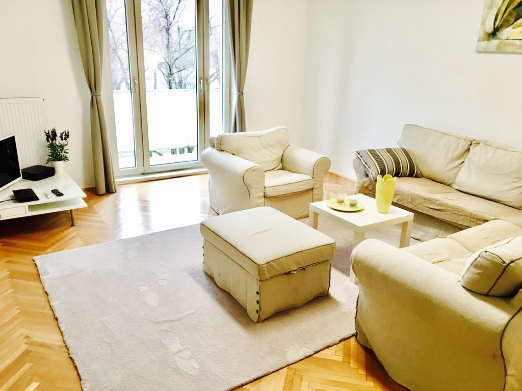 Schoenbrunn Park Apartement Wina Bagian luar foto